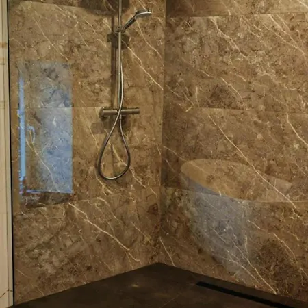 Bed and Breakfast La Petite De Graux