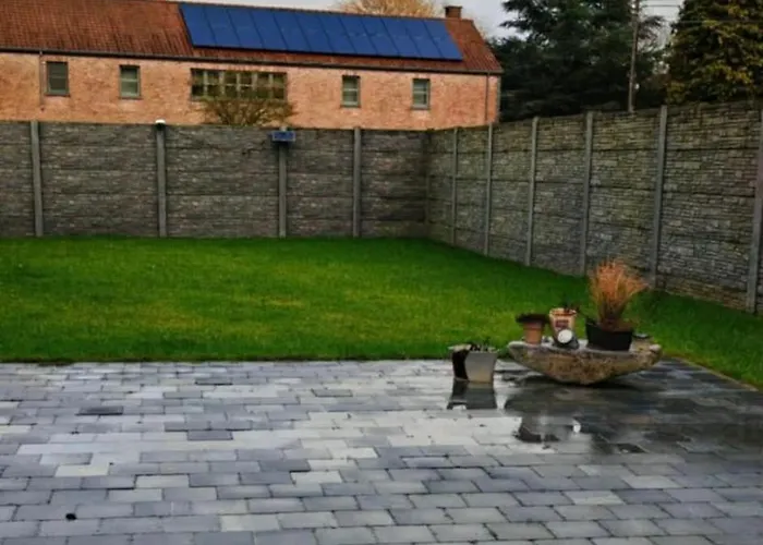 La Petite De Graux Bed and Breakfast